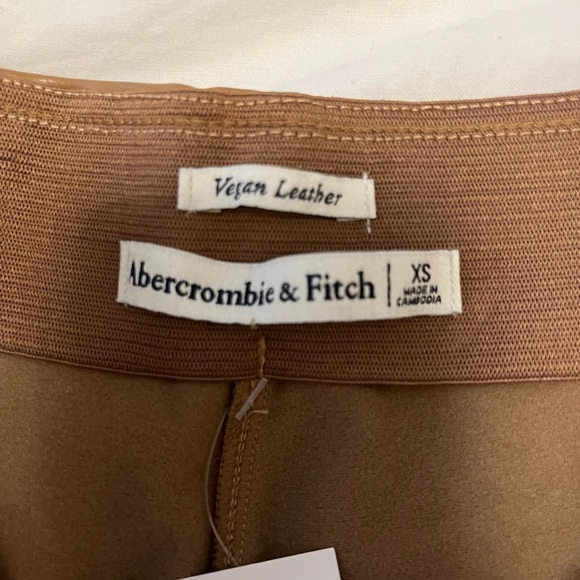 Abercrombie Curve Love Vegan Leather Skinny Legging - Picture 5 of 5